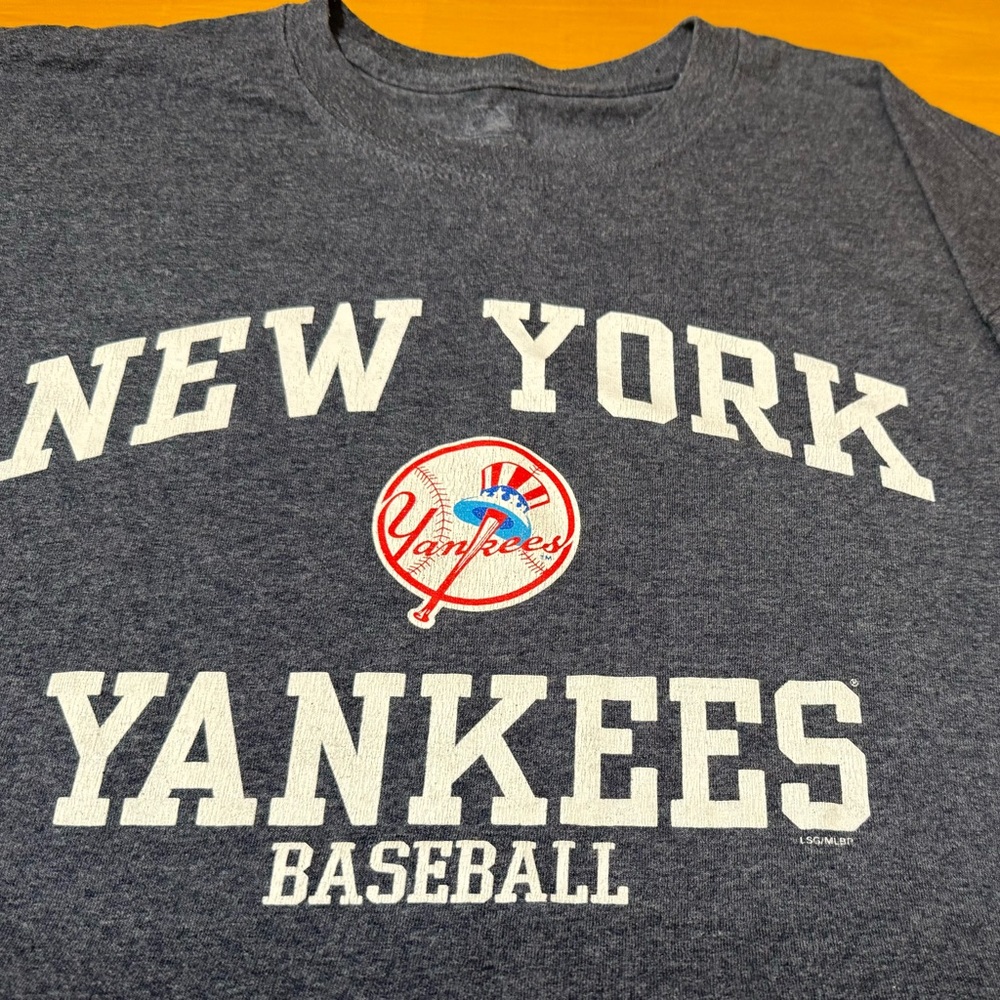 Size XL New York Yankees T-shirt